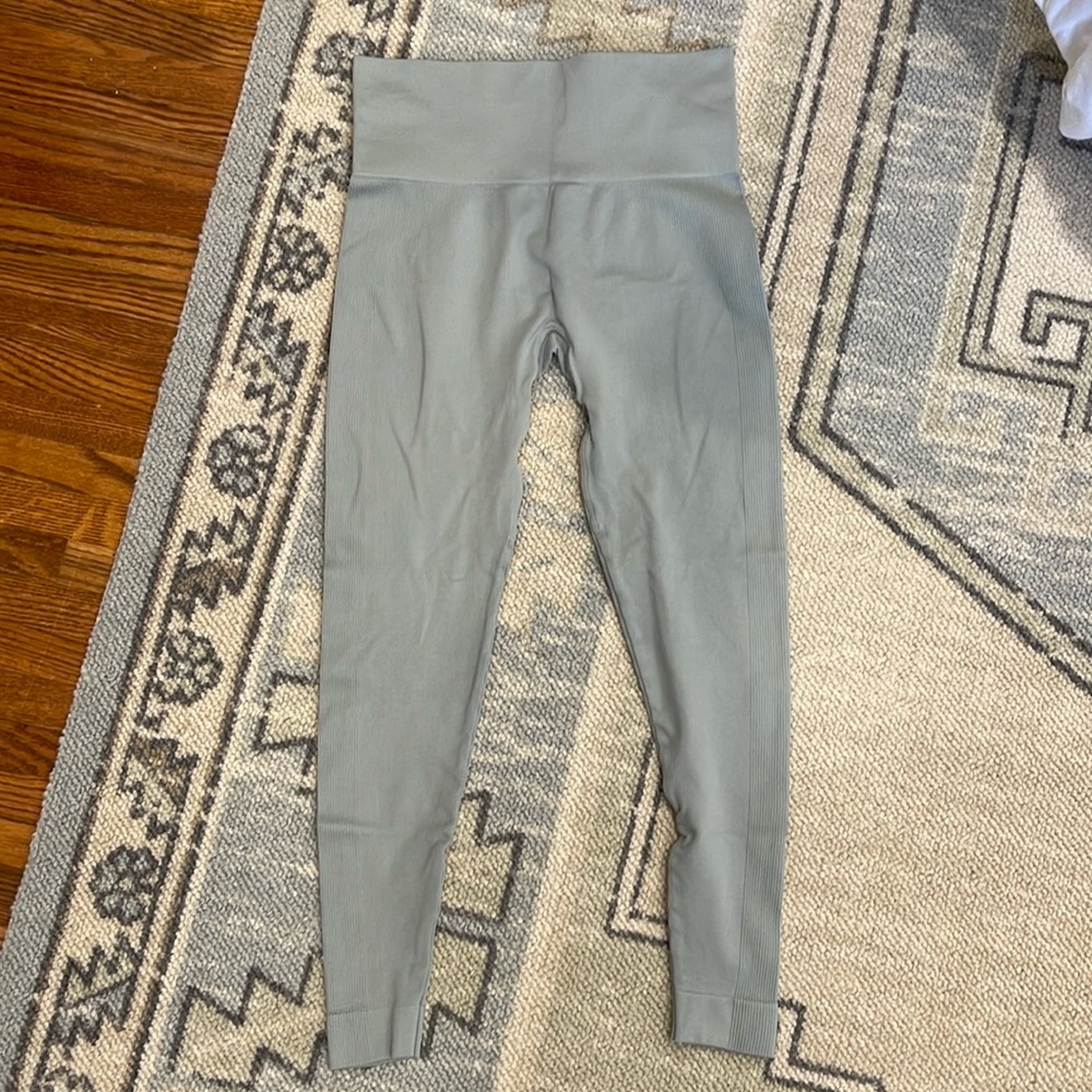 EUC SET ACTIVE SCULPTFLEX LEGGINGS MATCHA GREEN MEDIUM
